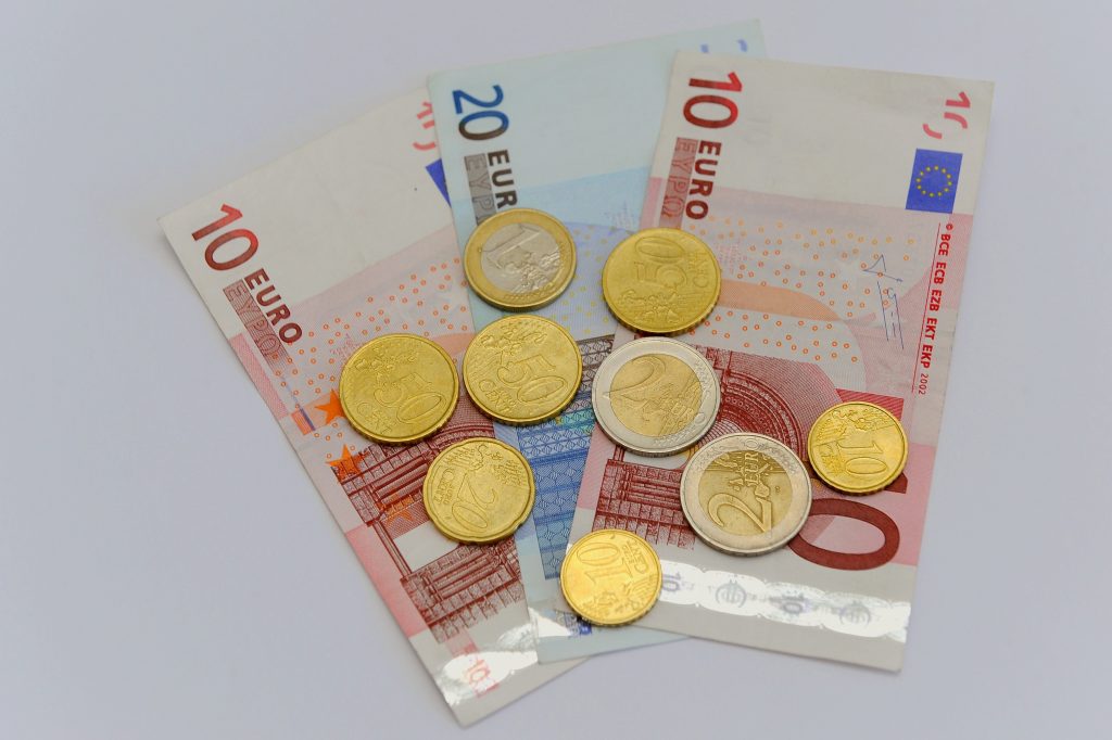 financie, peniaze, eurá