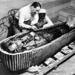 Objav, o akom snívajú všetci archeológovia. Carter našiel v hrobke Tutanchamóna jeden z najväčších pokladov