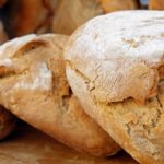 Ak vláda nezakročí, zažijeme najväčšie zdražovanie v dejinách Slovenska, varujú pekári. Už teraz máme tretí najdrahší chlieb v EÚ