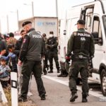Mnohí utečenci idú z Turecka. Kontroly za mesiac odhalili viac ako 70 prevádzačov a tisíce nelegálnych migrantov