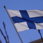 Bezpečnostný sviatok pre severské krajiny. Fínsko konalo z pudu sebazáchovy, na hlavnom sídle NATO už hrdo veje jeho zástava