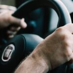 Únia chce pritvrdiť na šoférov: vodičák pre dôchodcov len na 2 roky, pre mladých žiada zákaz jazdy po tme