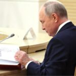 Putinove chovanie poukazuje na závažnú chorobu, vraví uznávaný onkológ. Podľa neho môže ísť o rakovinu mozgu