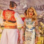 N. Slovák: Voličom koalície sa páči idylka v krojoch. Politici predvádzajú slovenský Halloween, kým folkloristi plačú od zúfalstva